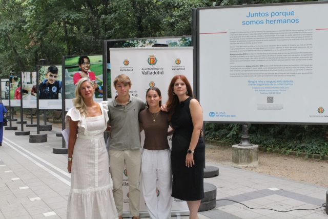 Aldeas Infantiles SOS inaugura en Valladolid su exposición fotográfica en homenaje a los hermanos en acogimiento